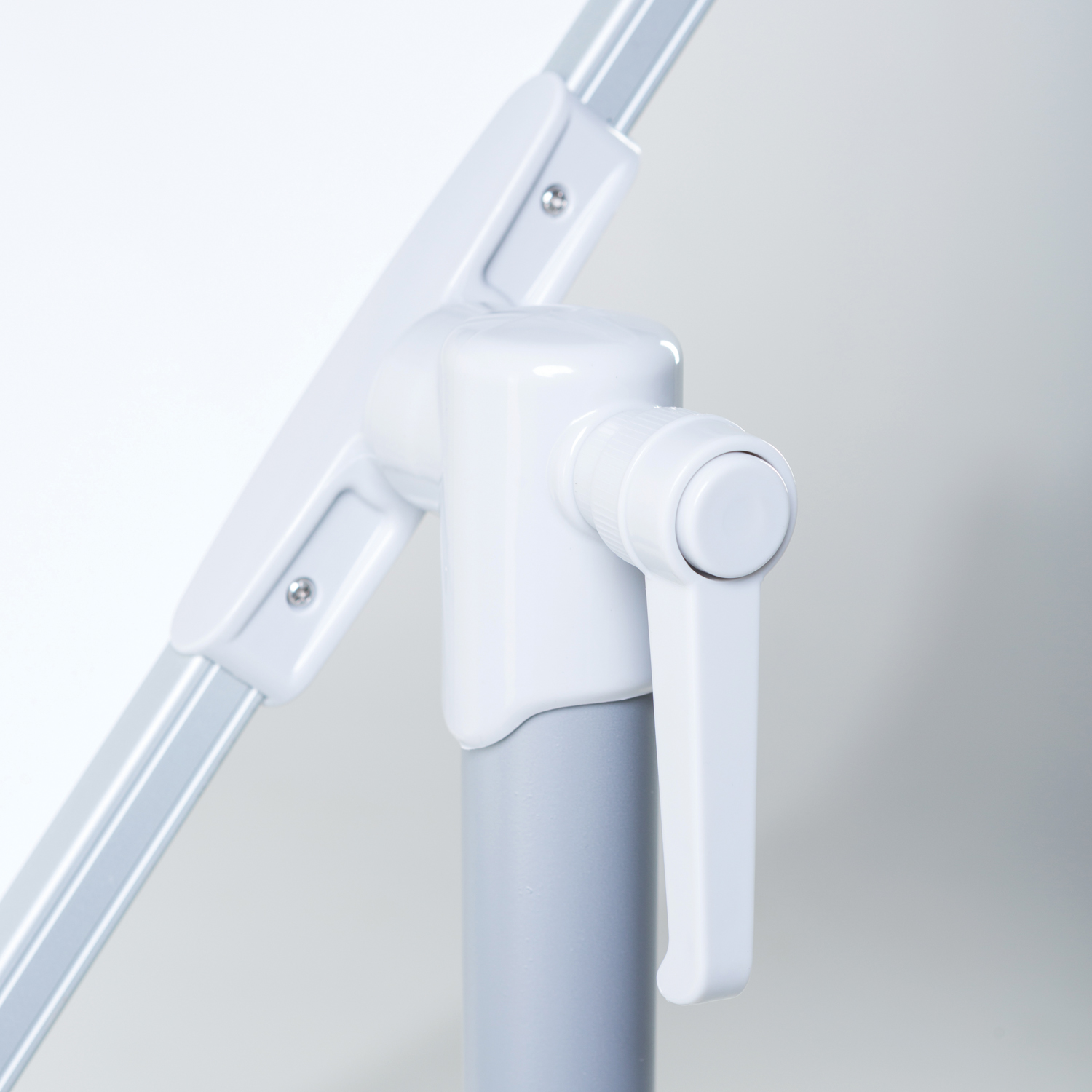 Double-Sided Magnetic Revolving Mobile Whiteboard Double-Sided Magnetic Revolving Mobile Whiteboard
