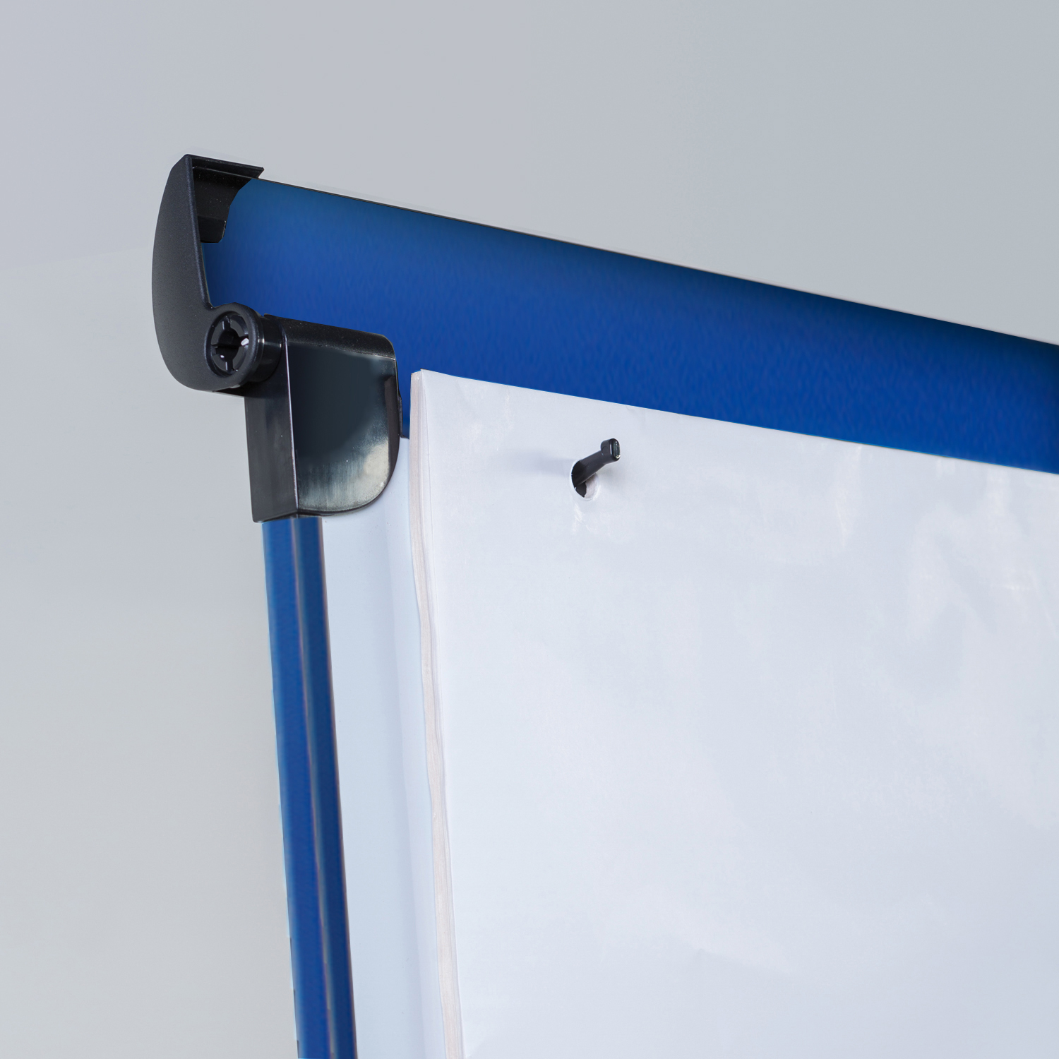 Mobile Magnetic Flipchart Easel with 2 extended arms Mobile Magnetic Flipchart Easel with 2 extended arms